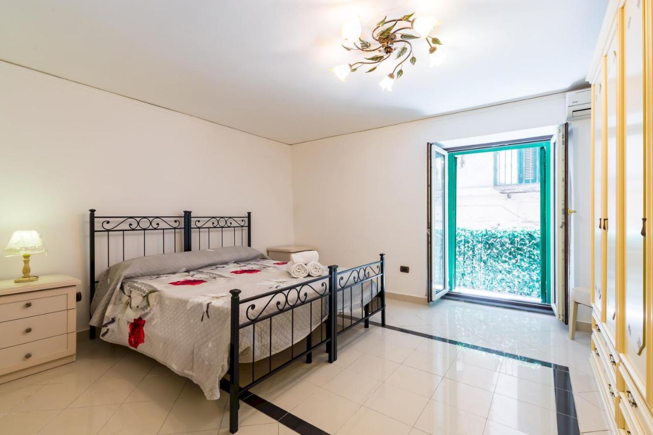 Qs1 - Indipendent Flat In Center Apartman Nápoly Kültér fotó